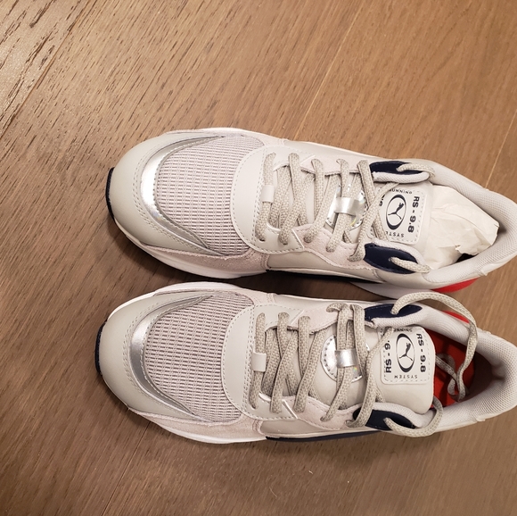 Sneakers - Picture 3 of 4